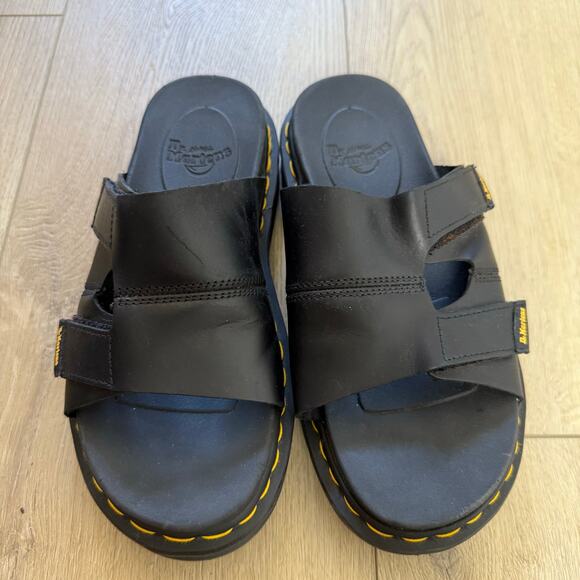 靴 Dr.Martens DAXTON Daxton Leather Slide Sandals in Black Brando | Dr. Martens